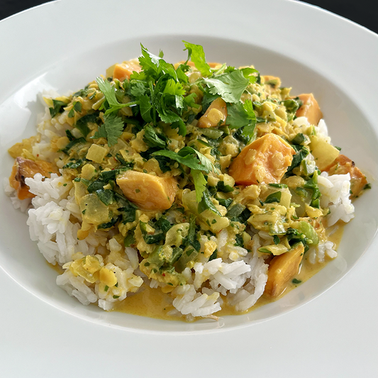 Red Curry Lentils with Sweet Potatoes and Spinach (GF, DF, Veg)